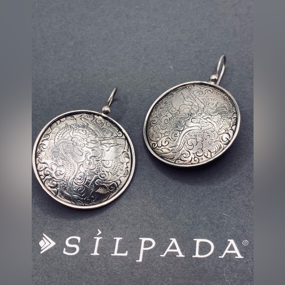 Silpada RARE HTF Sterling Asian Dragon Etched Round Locking Wire Earrings